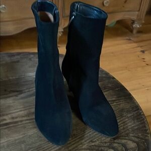 Select  Black Heeled Boots with Side Zipper